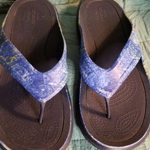 Crocs Men's Swiftwater Mossy Oak Coastal Wave Flip Flops